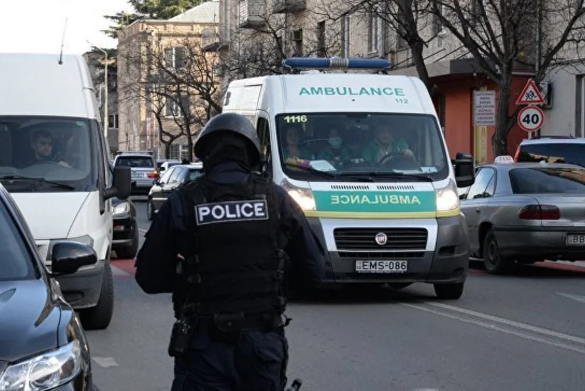 Polis Tbilisidə etirazçıların qurduğu çadırları dağıdıb
