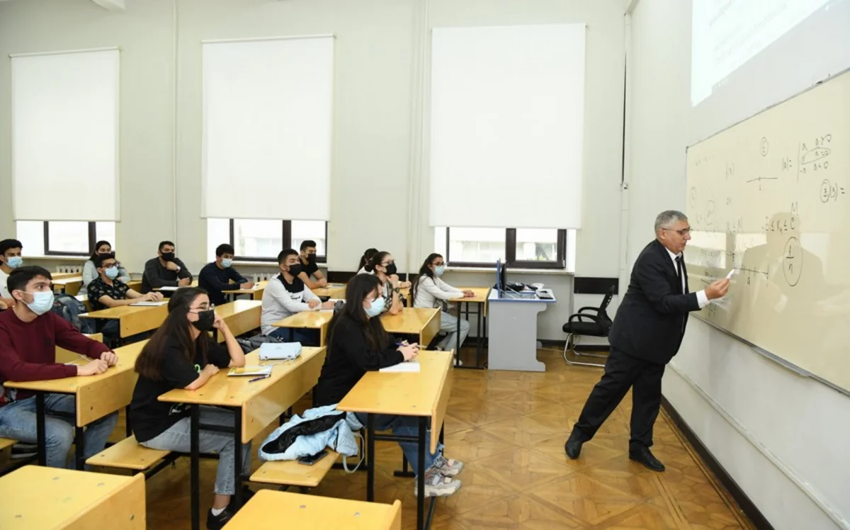 Deputat Bakı və bölgələrdə universitet müəllimlərinin maaşında kifayət qədər fərq var