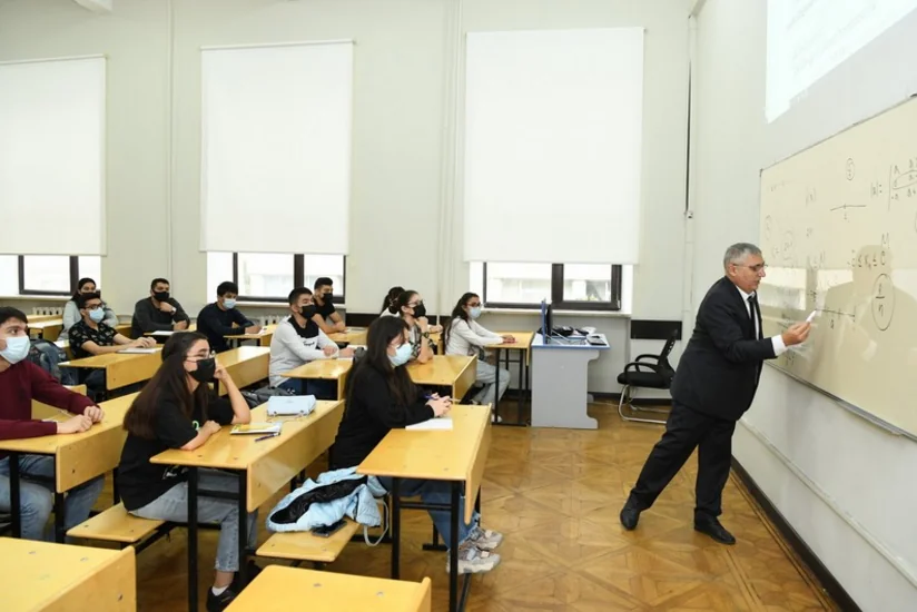 Депутат: Существует ощутимая разница в зарплатах преподавателей, работающих в вузах Баку и регионов
