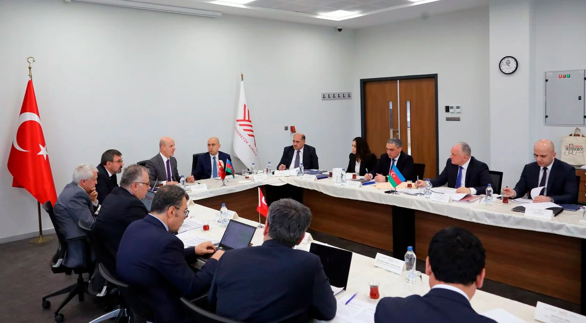 Azerbaijani minister explores co-op with Turkish Council of Higher Education chairman