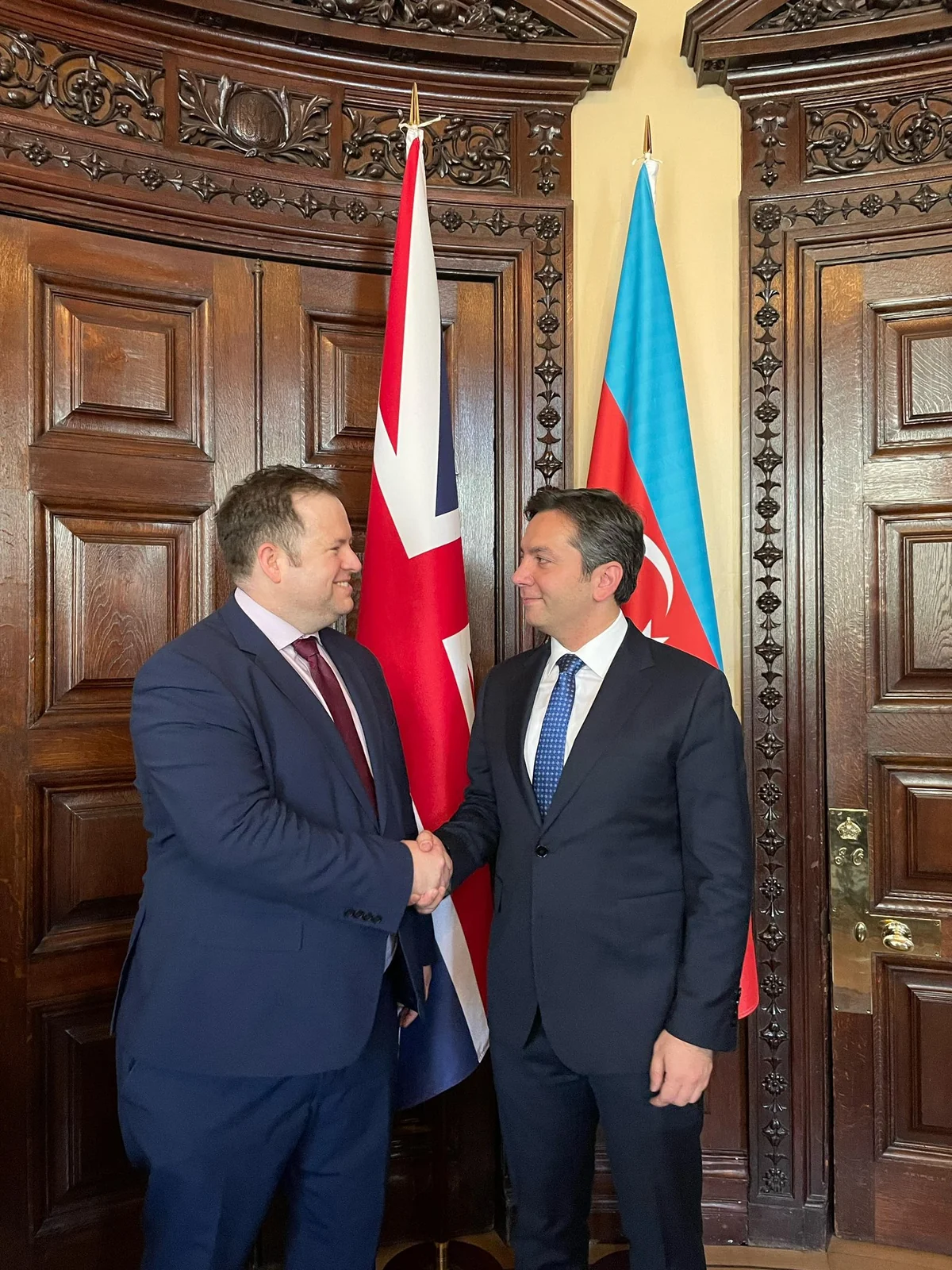 Yalçın Rəfiyev Britaniyada səfərdədir, krallığın dövlət naziri ilə regional sabitliyi müzakirə edib