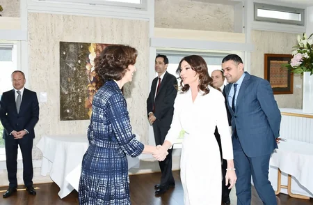 Azərbaycanın Birinci vitse-prezidenti Parisdə UNESCO-nun baş direktoru ilə görüşüb