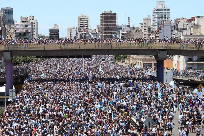 Argentina millisinin çempionat paradında 30-dan çox insan xəsarət alıb