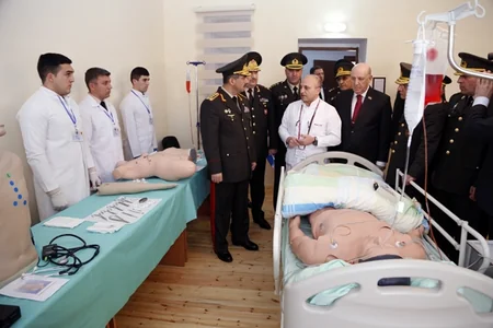 ​Zakir Həsənov Türkiyə Silahlı Qüvvələrinin tibb komandanı ilə görüşüb