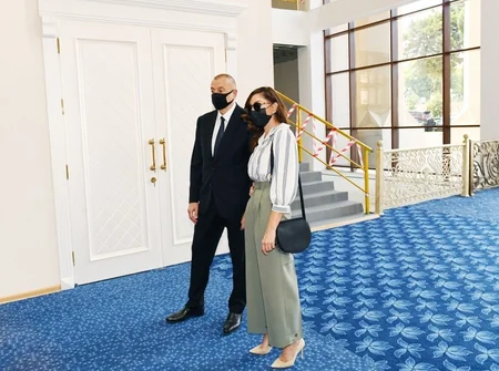 Prezident Gəncə Dövlət Dram Teatrının yeni binasının tikintisi ilə tanış olub - YENİLƏNİB