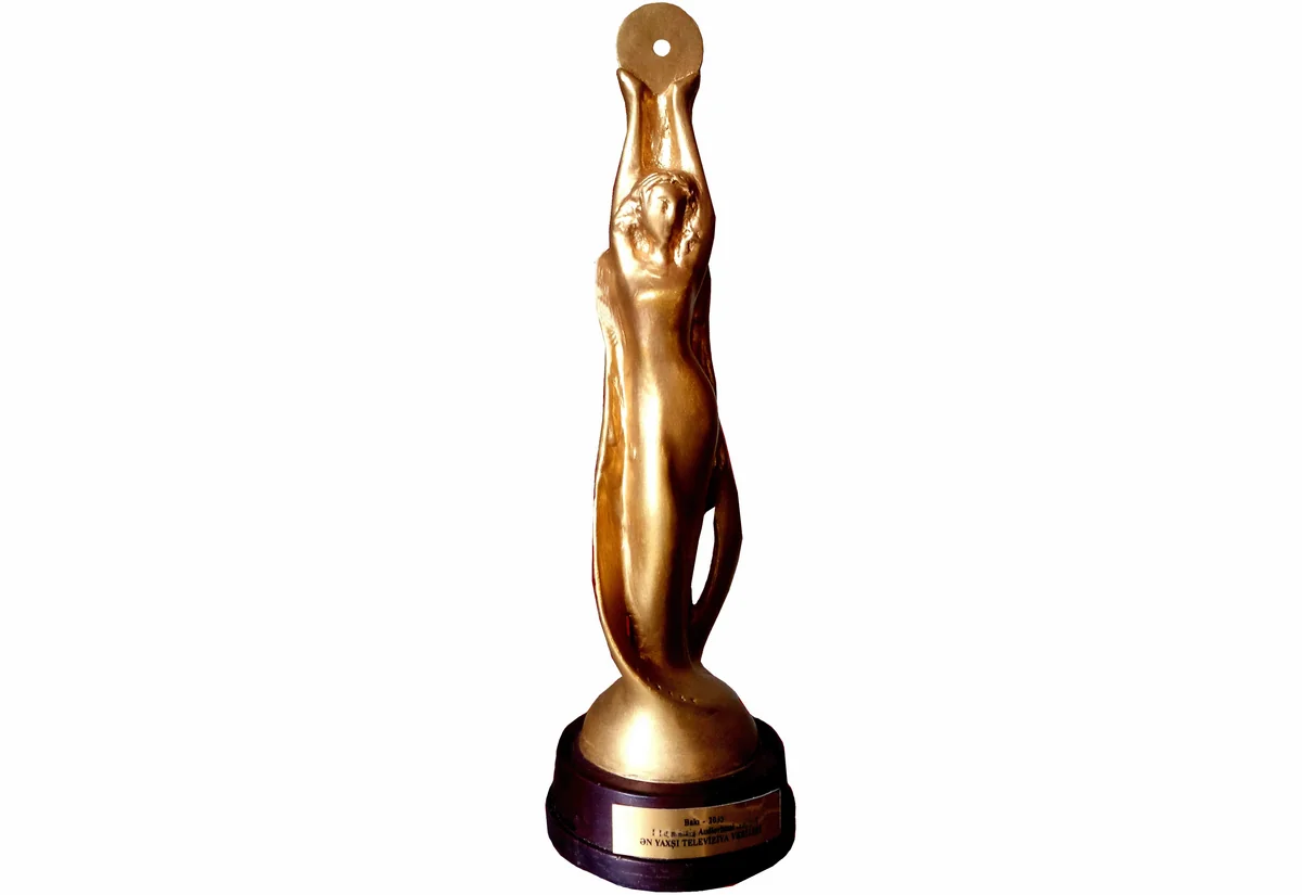 ​В Азербайджане учреждена премия Гызыл Пери