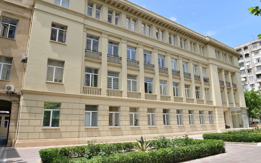 Təhsil Nazirliyində çalışan qadınların sayı açıqlanıb