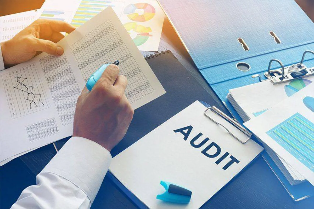 Azərkontrakt auditor seçir