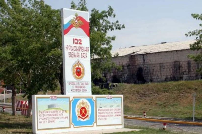 Rusiya Ermənistandakı bazasında kadr siyasətini dəyişdirir