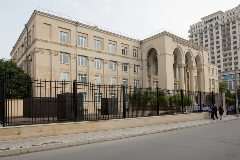 Moskva Dövlət Tibb Universitetinin Bakı Filialı sığortaçı seçir