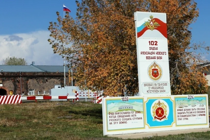 Rusiyanın Ermənistandakı səfiri Gümrüdəki hərbi bazada olub