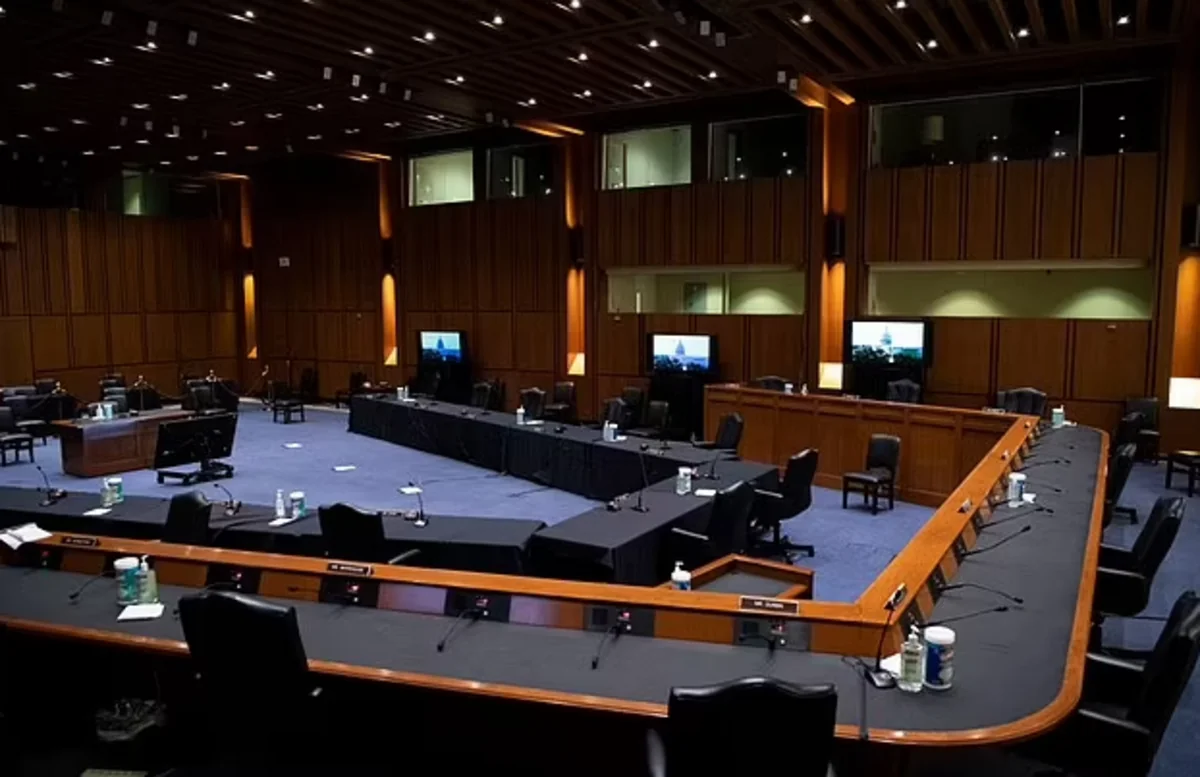 Media: Amateur gay porn filmed in US Senate room