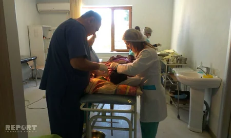 ​Lənkəranda mikroavtobus qəzaya düşüb, 2 nəfər yaralanıb - FOTO