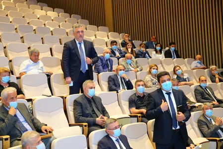 Xəstəxanalarda mövcud nöqsanların aradan qaldırılması üçün tapşırıqlar verilib