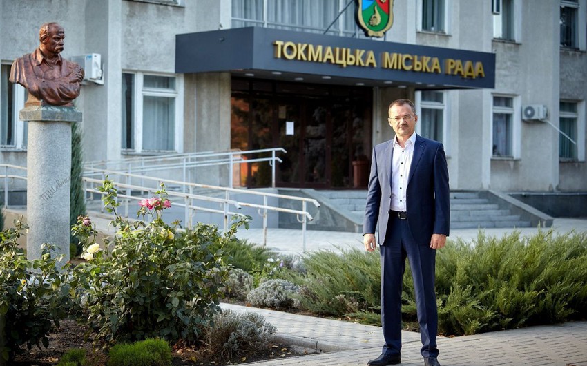 Ukraynanın Tokmak şəhərinin meri naməlum şəraitdə ölüb