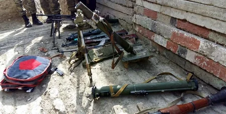 Захвачены брошенные на поле боя вооружение и боеприпасы противника - ФОТО
