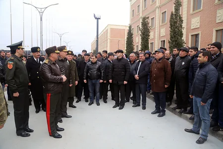 Müdafiə naziri hərbi andiçmə mərasimində iştirak edib