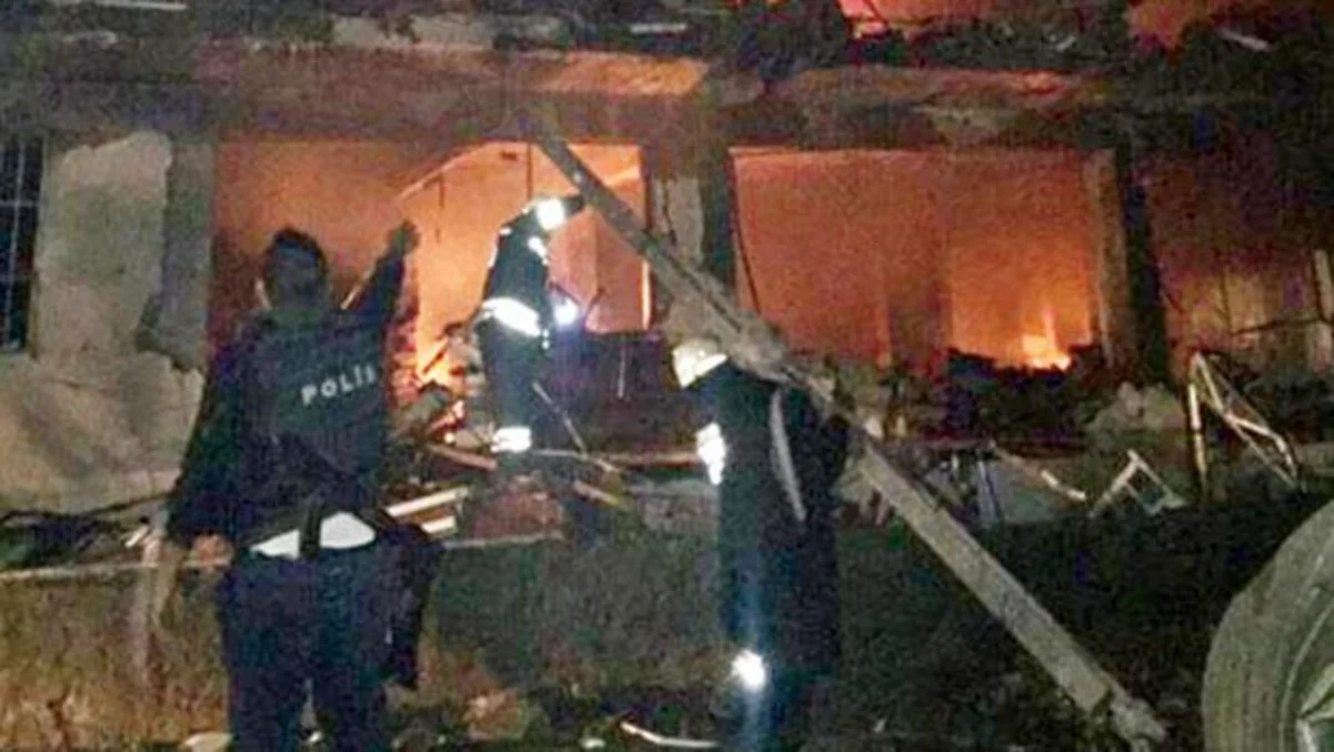 Türkiyədə polis bölməsinə hücum zamanı ölənlərin sayı beş nəfərə çatıb - FOTO - YENİLƏNİB 2
