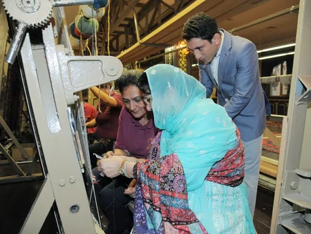 Pakistani PM’s spouse visits Azerilma LLC carpet gallery