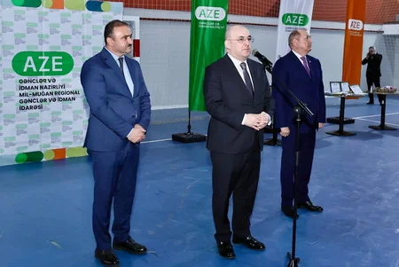 Şahin Bağırov voleybol üzrə rayon birinciliyinin qaliblərini mükafatlandırıb
