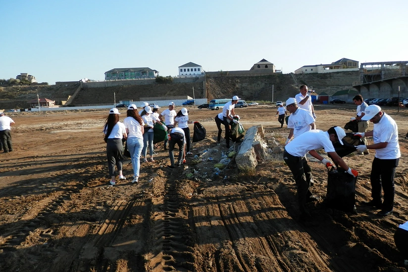 Xəzərin sahilində 2 hektar ərazi tullantılardan təmizlənib