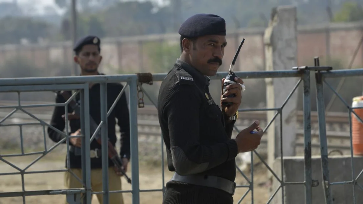 Shooting near Chinese consulate in Karachi, casualties reported - VIDEO