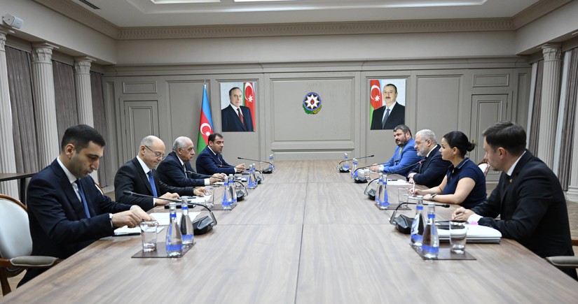 Azerbaijani PM meets with Ukraine’s minister of energy