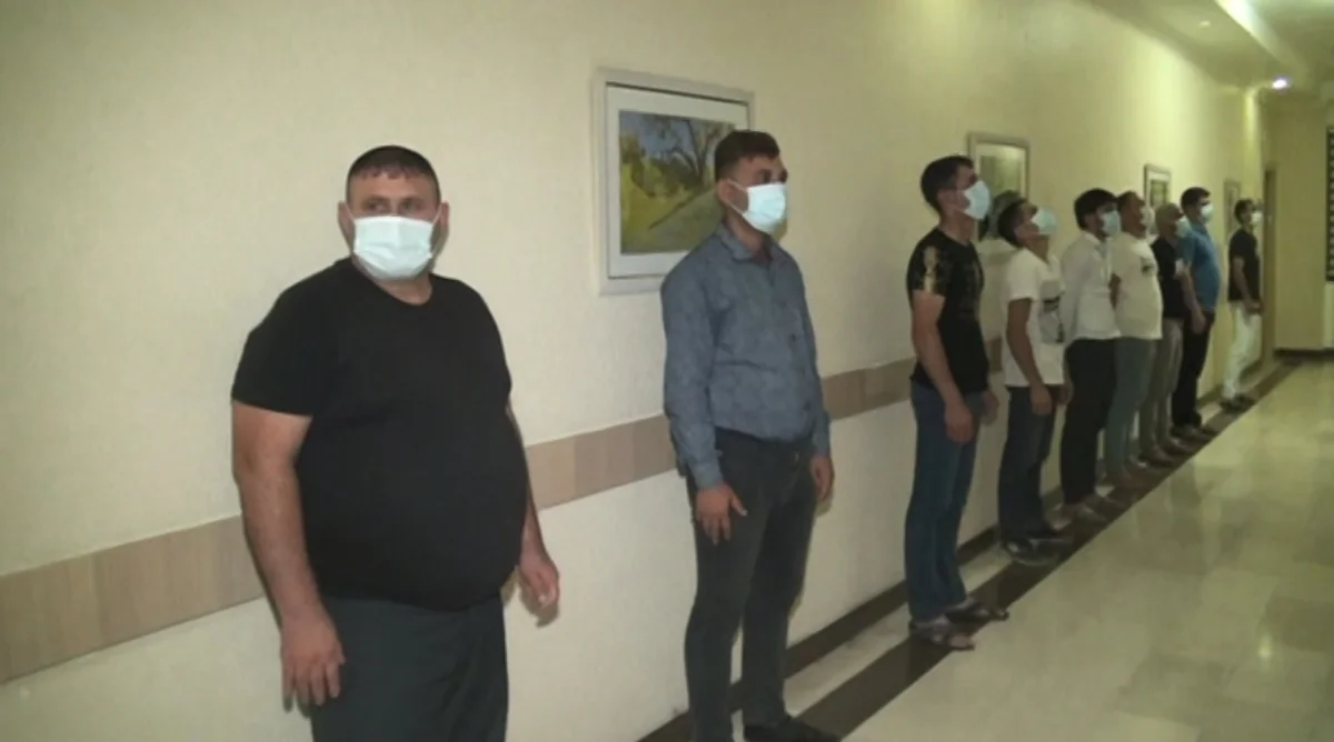 Hərbi xidmətdən qayıdan oğluna yığıncaq keçirən ata cərimələndi