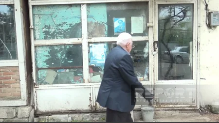 88 yaşlı pinəçi: Müştərilərin və işə qiymət verənlərin sayı azalıb - REPORTAJ