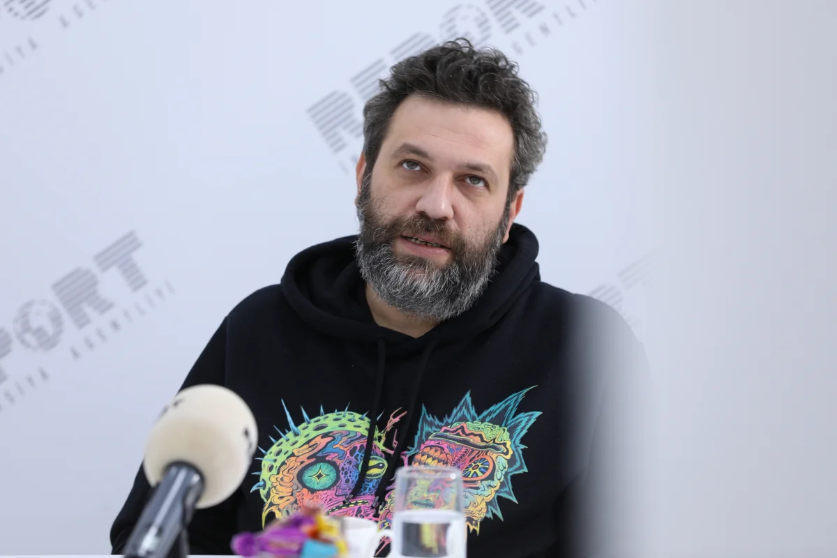 Taleh Yüzbəyov: “Bomj roluna çəkilmək üçün saçımı, dırnaqlarımı uzadıram”