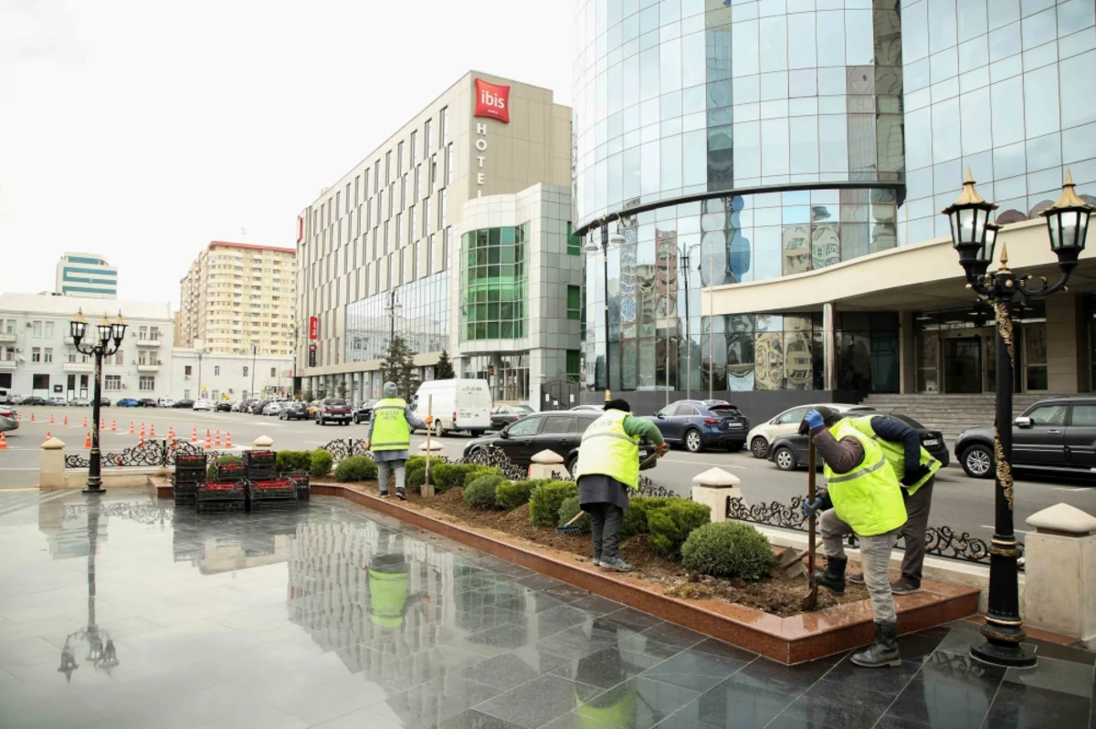 “Ana fəryadı” abidəsinin yerləşdiyi parkda abadlıq işləri aparılır