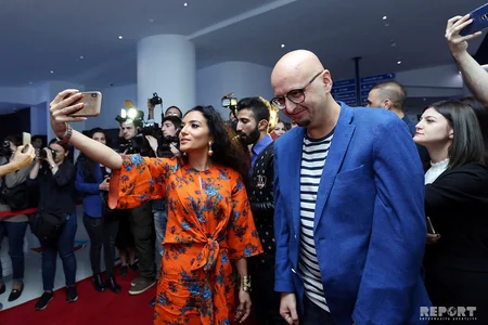 Türkiyənin tanınmış müğənnisi Bakıda filmə çəkilib