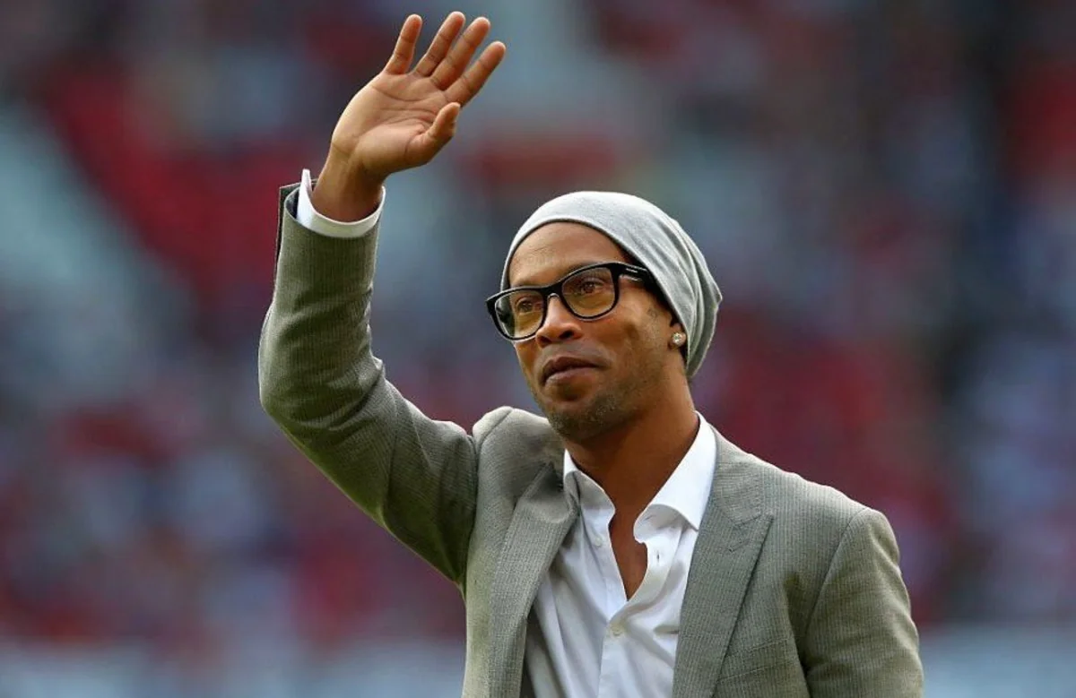Ronaldinyo siyasi fəaliyyətə başlayıb