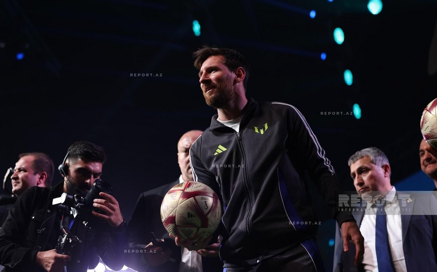 Baku TV prepares report about Messi's meeting with children in Baku