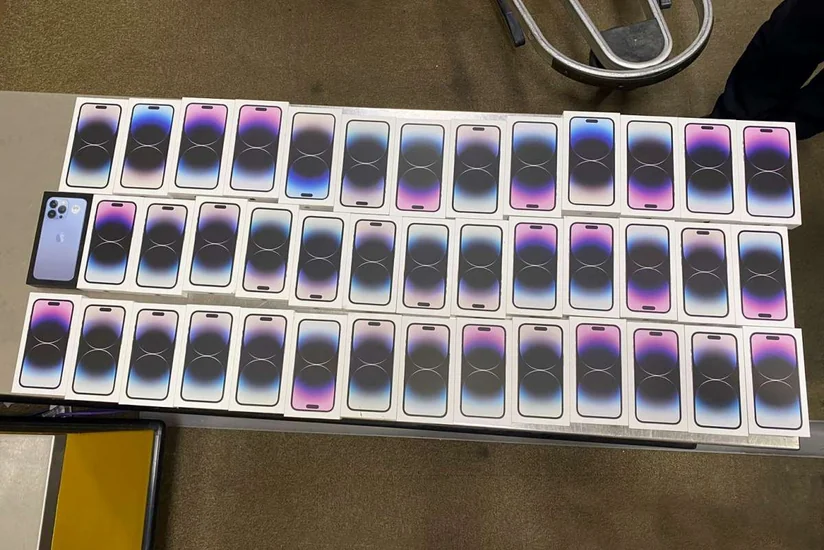 Azərbaycan gömrükçüləri külli miqdarda iPhone telefonları aşkar edib