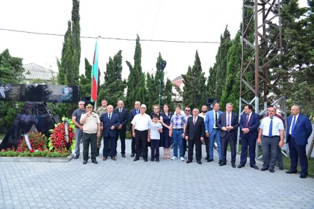 Xətaidə şəhidlərin xatirə löhvələrinin açılış mərasimi keçirilib