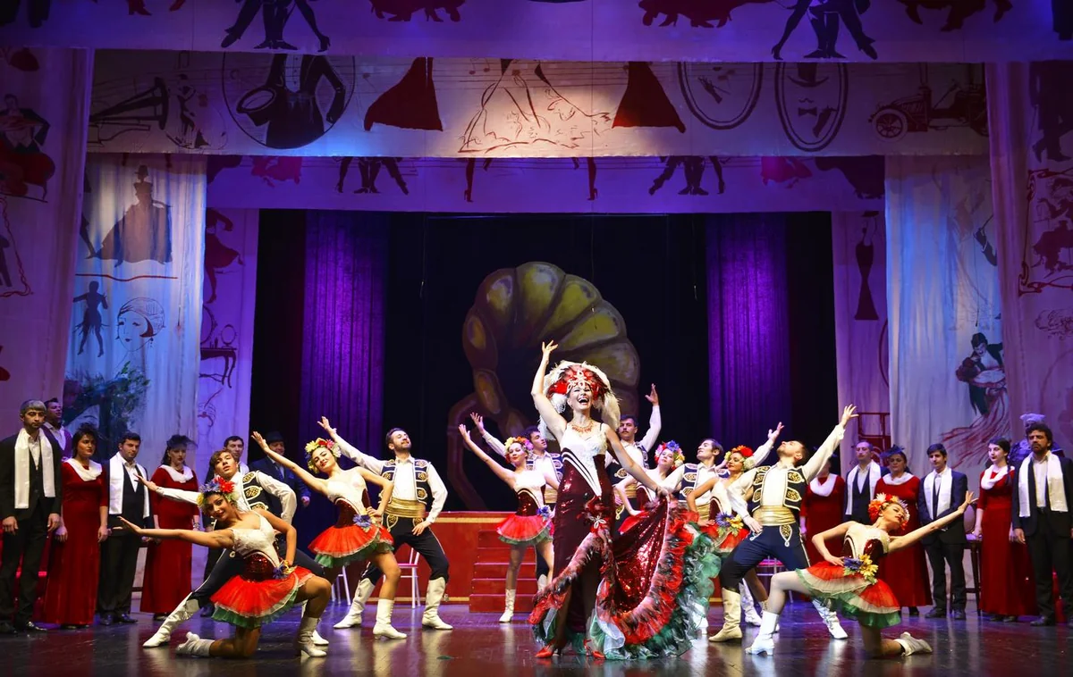 Musiqili Teatrda “Silva” operettasına ictimai baxış keçirilib