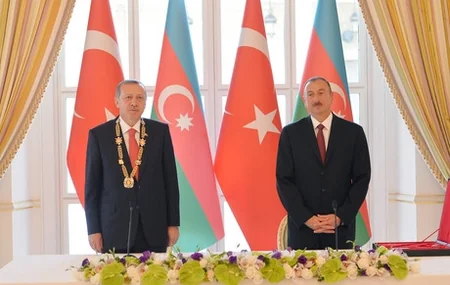 Azərbaycan prezidenti Rəcəb Tayyib Ərdoğana “Heydər Əliyev” ordeni təqdim edib