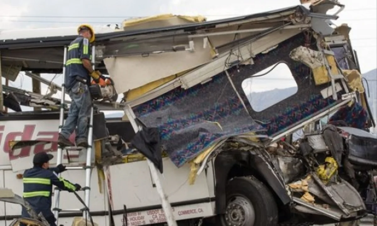 Yeni Zelandiyada avtobus qəzaya uğrayıb: 2 ölü, 27 yaralı