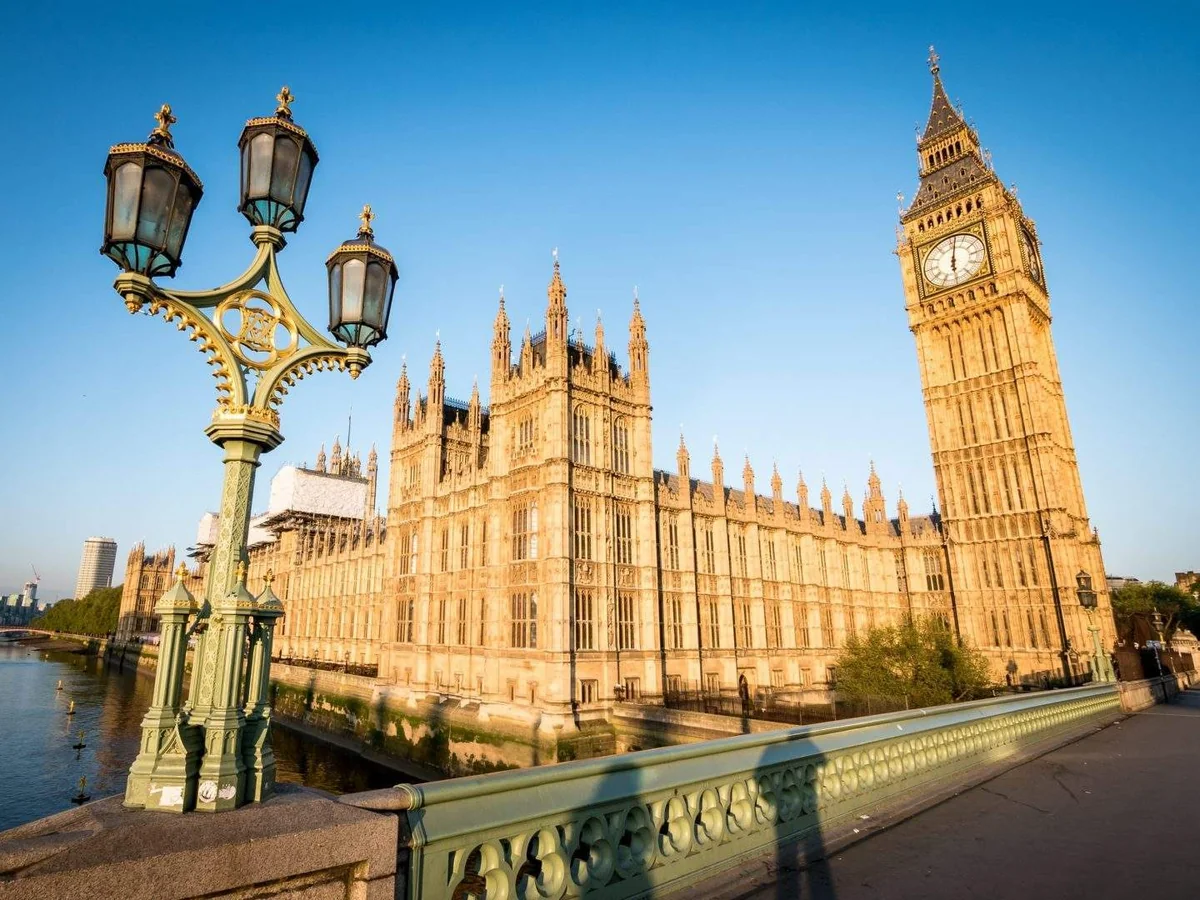 Britaniyalı deputatlar yeni immiqrasiya sistemini bəyəndi