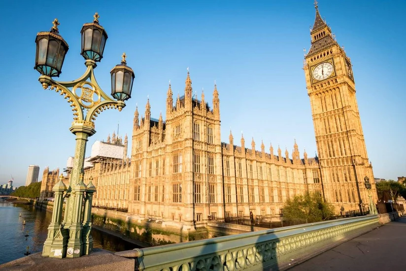 Britaniyalı deputatlar yeni immiqrasiya sistemini bəyəndi