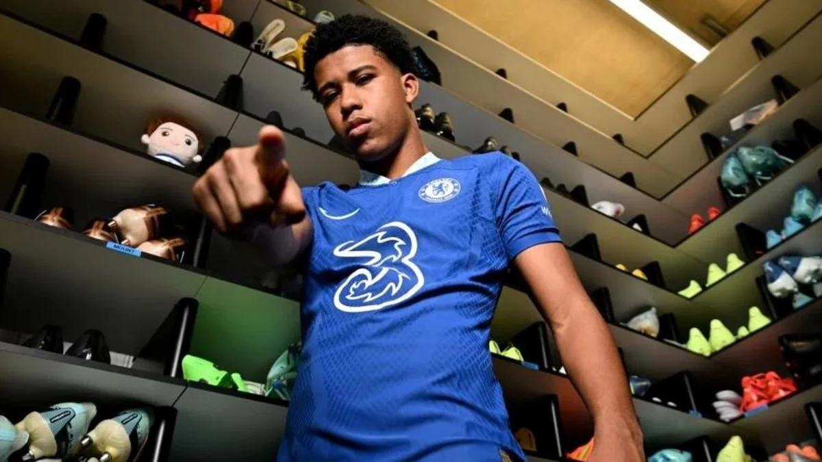 Çelsi futbolçusunu icarəyə verib