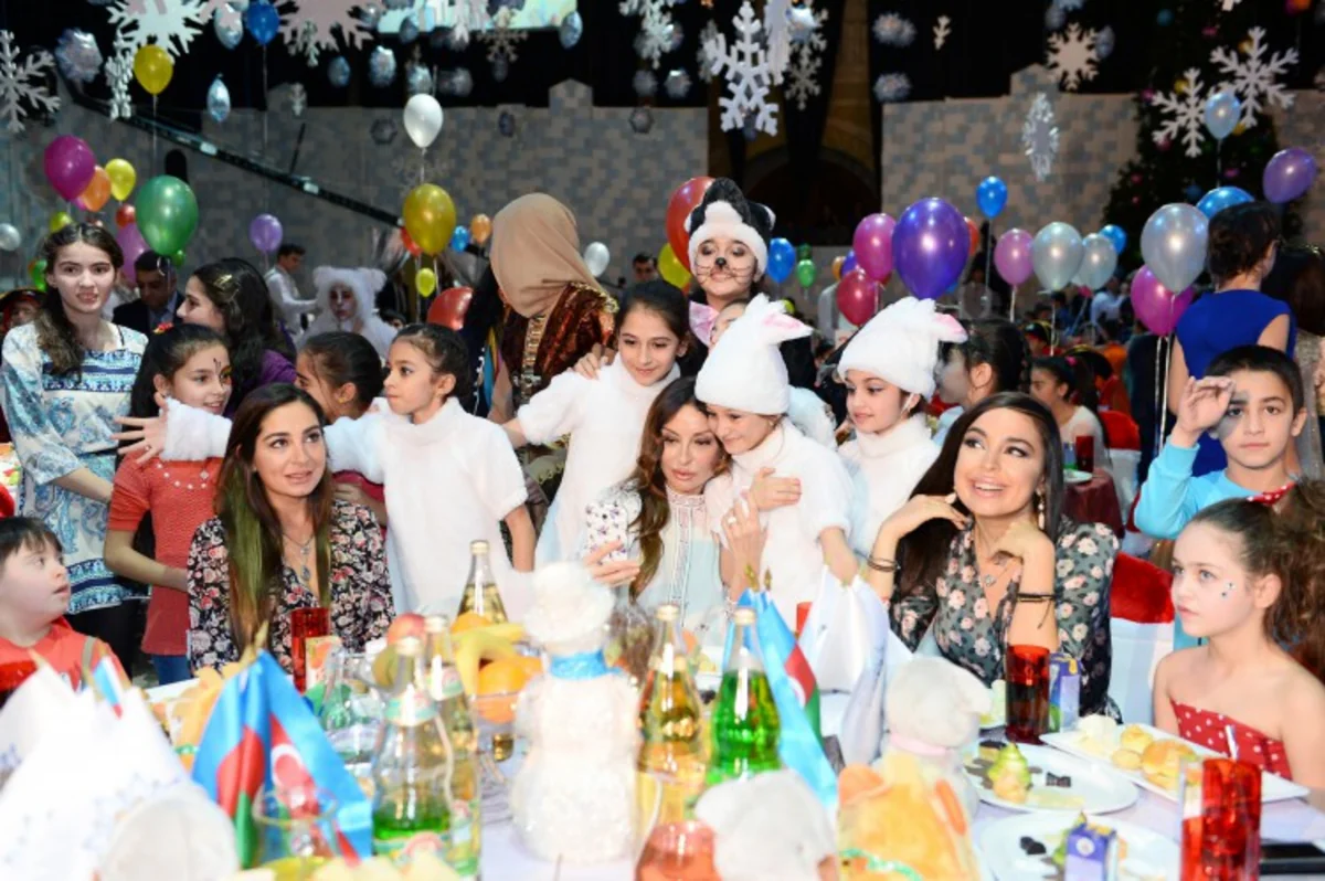 Heydər Əliyev Fondunun təşkil etdiyi bayram şənliyində uşaqlar sevinc dolu anlar yaşayıblar