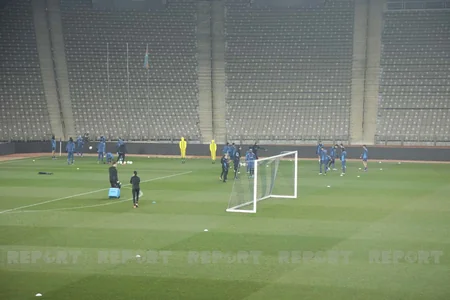 Marsel Respublika stadionunda məşqə çıxıb