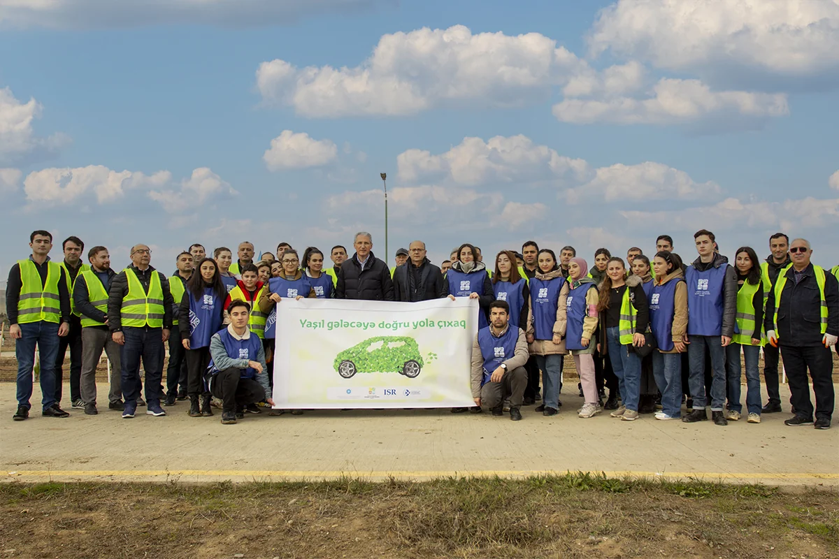 Bakıda elektromobil və hibrid avtomobillərlə yürüş keçirilib