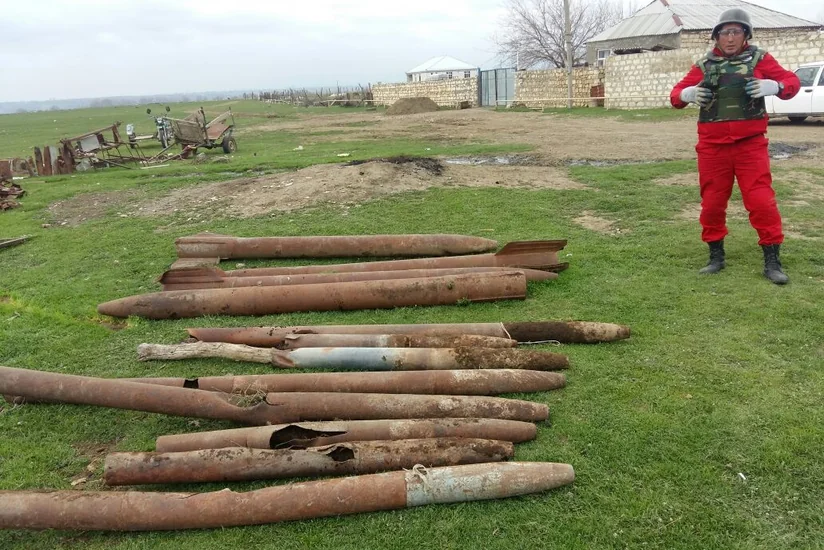 Ağstafa sakininin həyətindən 12 ədəd raket tapılıb