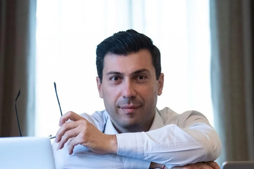 Serj Sarqsyan boykot edir, kürəkəni isə seçkilərə qatılır