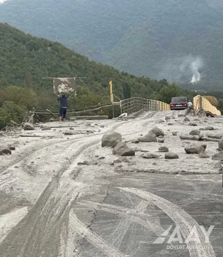 Şəkinin Baş Göynük avtomobil yolunda selin fəsadları aradan qaldırılıb