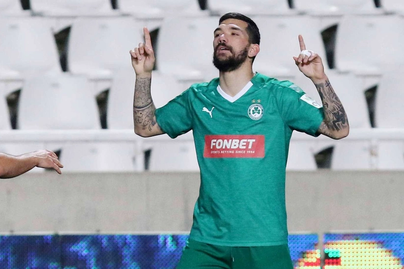 Neftçi Yunanıstan millisinin futbolçusu ilə maraqlanır