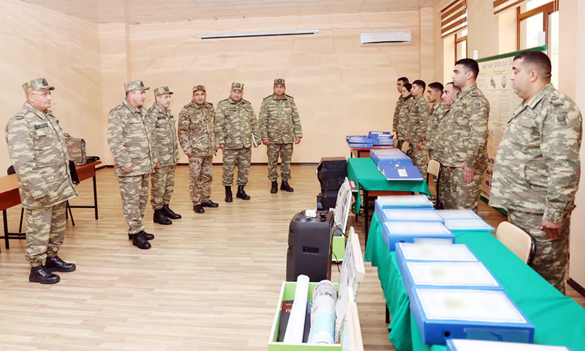 Hərbi qulluqçularla tərbiyəvi işin təşkili üzrə metodiki məşğələlər keçirilib